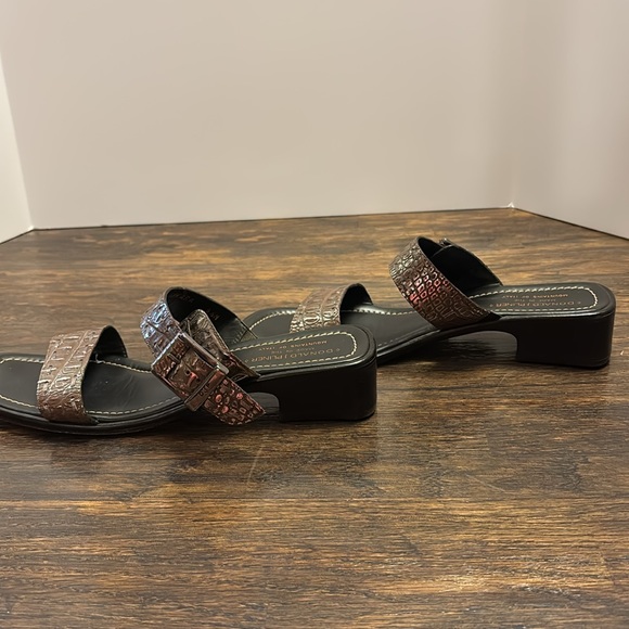 Donald J Pliner Metalic Gator Pattern sandals size 9.5N - Picture 5 of 9